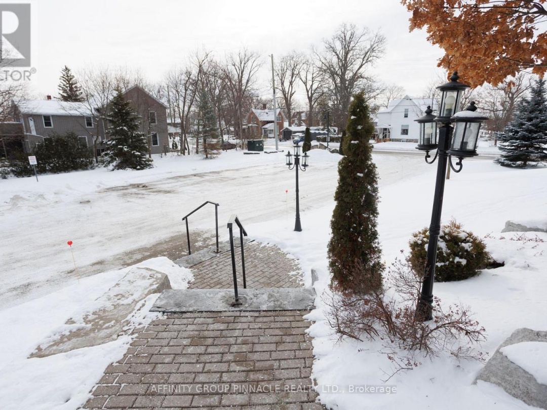 103 - 94 FRANCIS STREET W, 