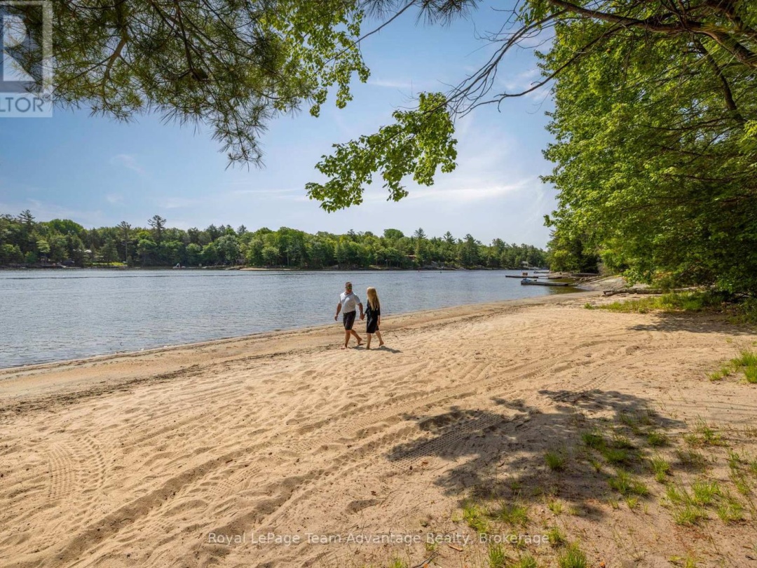 24 B717 ISABELLA ISLAND, 