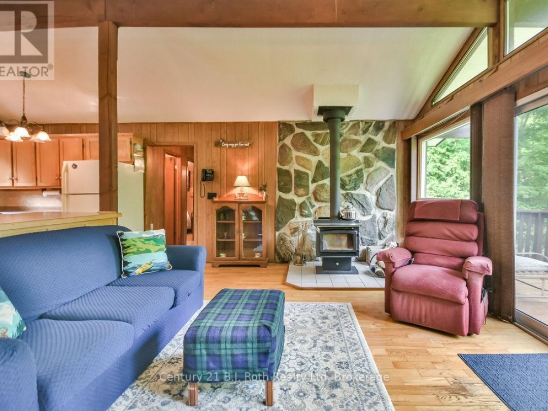 1755 Twin Oaks Crescent, Matchedash Bay