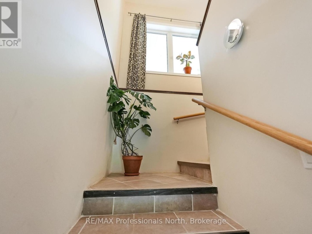 1071 ALTON LANE, 