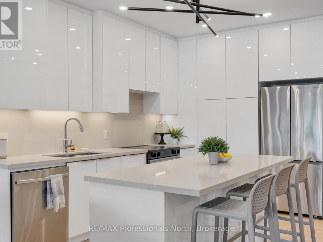 201 - 32 BRUNEL ROAD, 