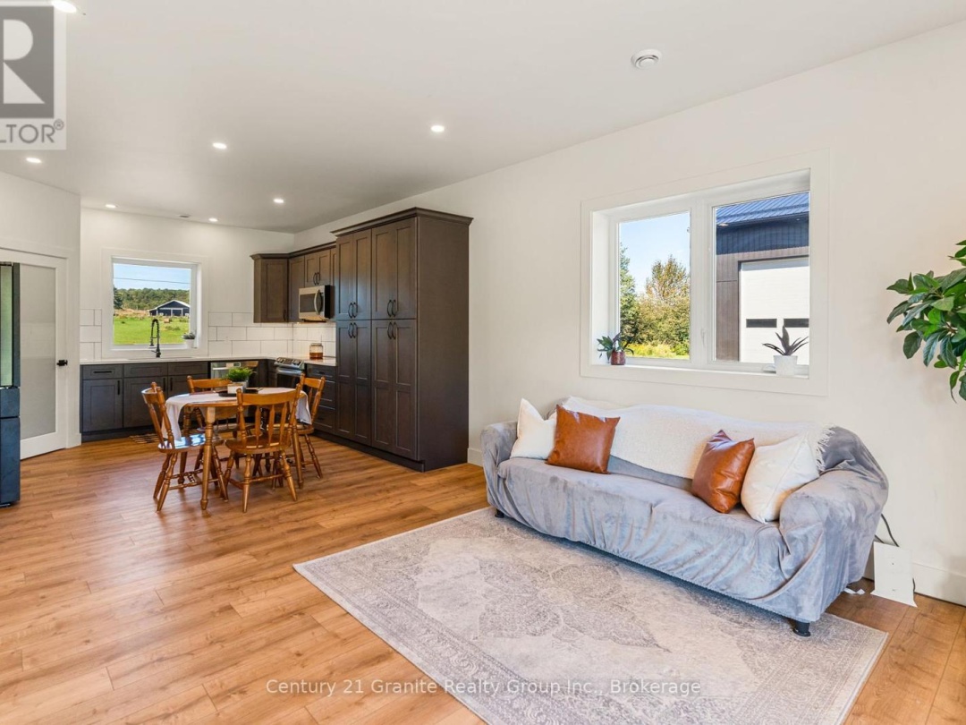 4324 Deep Bay Road, Gull Lake