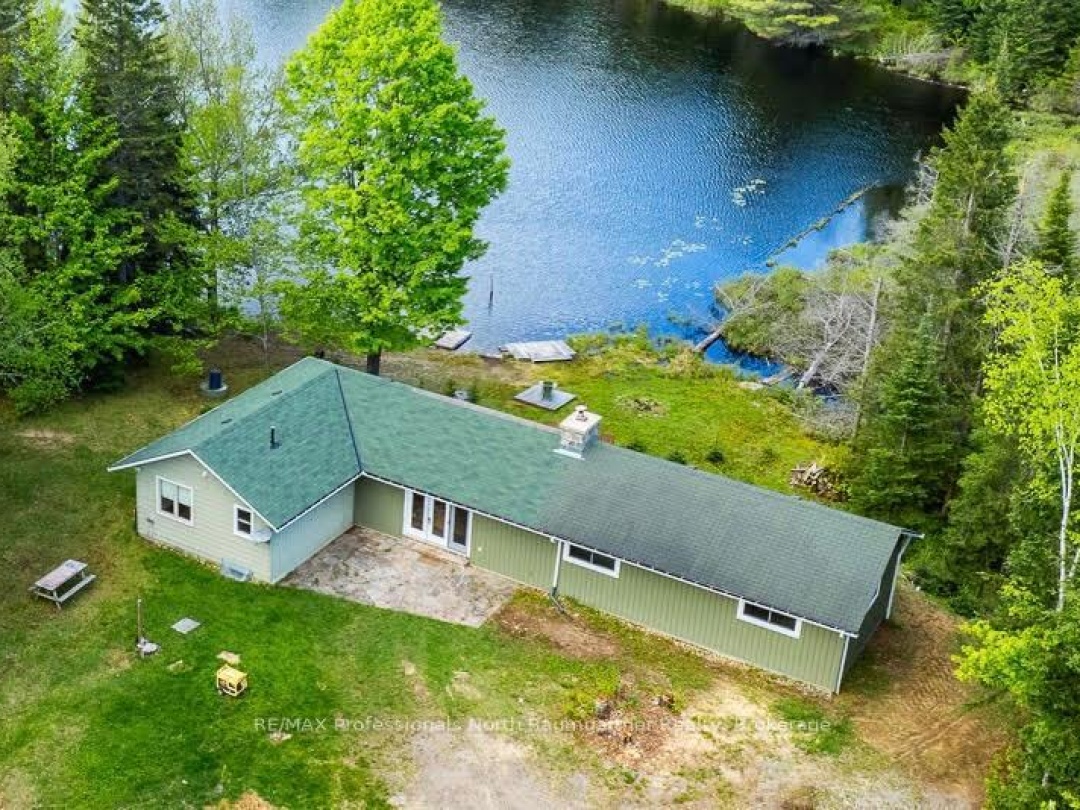 1080 Queen's Line Road, Minden Hills