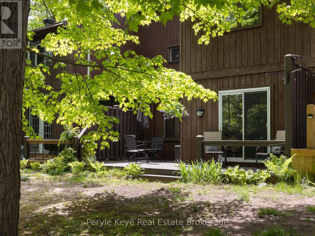 2 63 Southbank Drive, Lake Muskoka