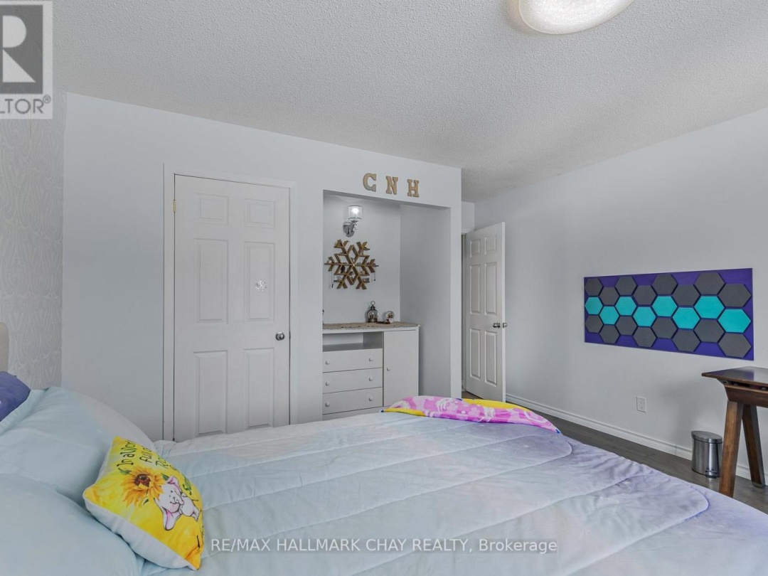 5810 Lowanda Lane, Ramara