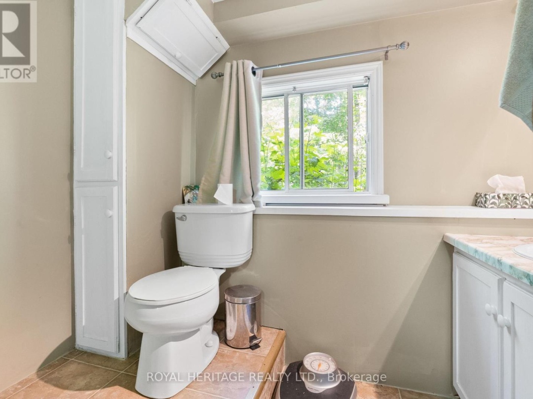 65 BESSIE AVENUE N, 