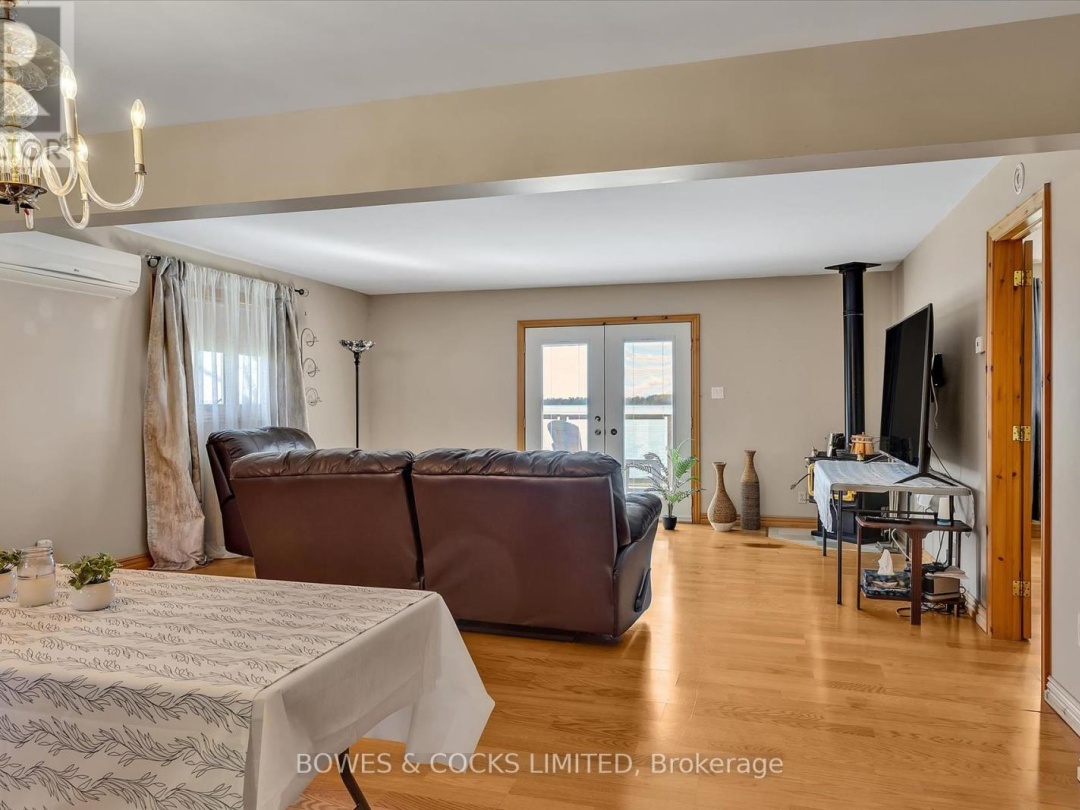 240 Lakeshore Drive, Pigeon Lake