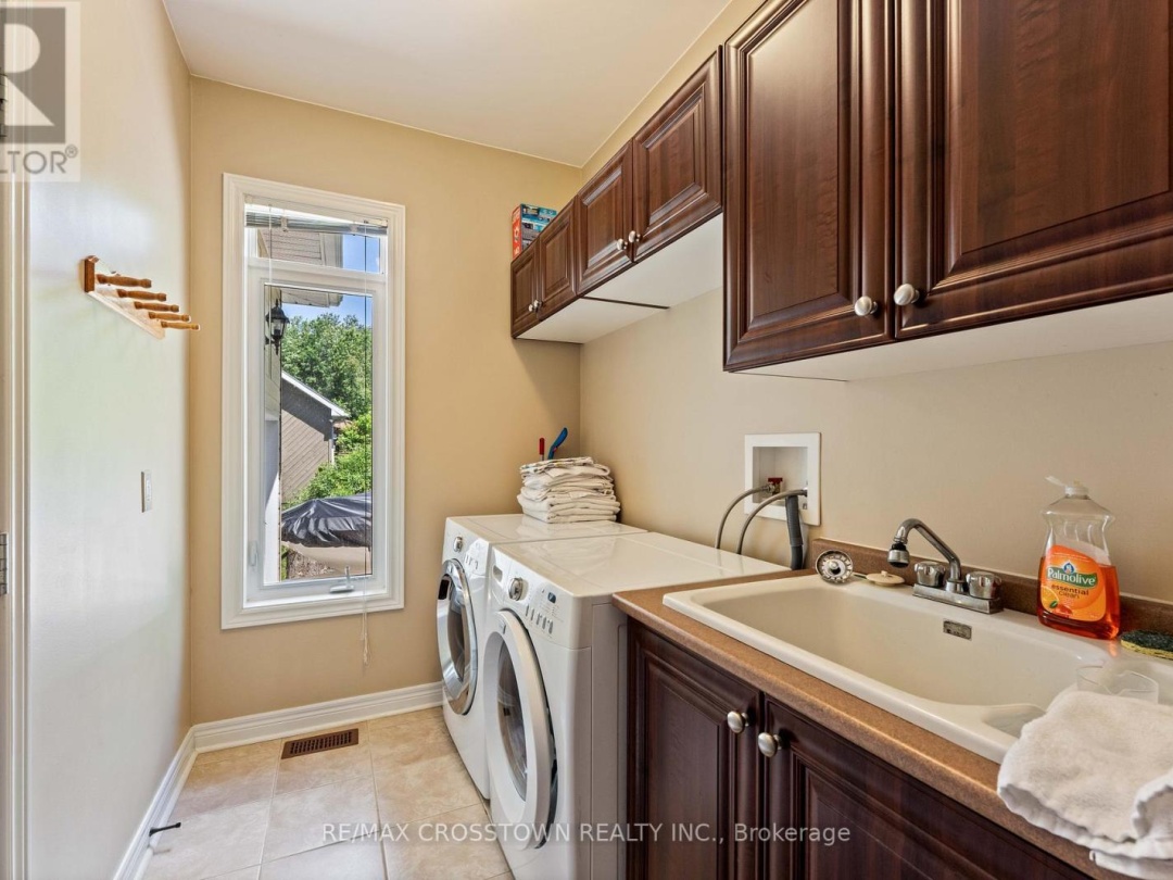 3545 TIMBERLINE AVENUE, 
