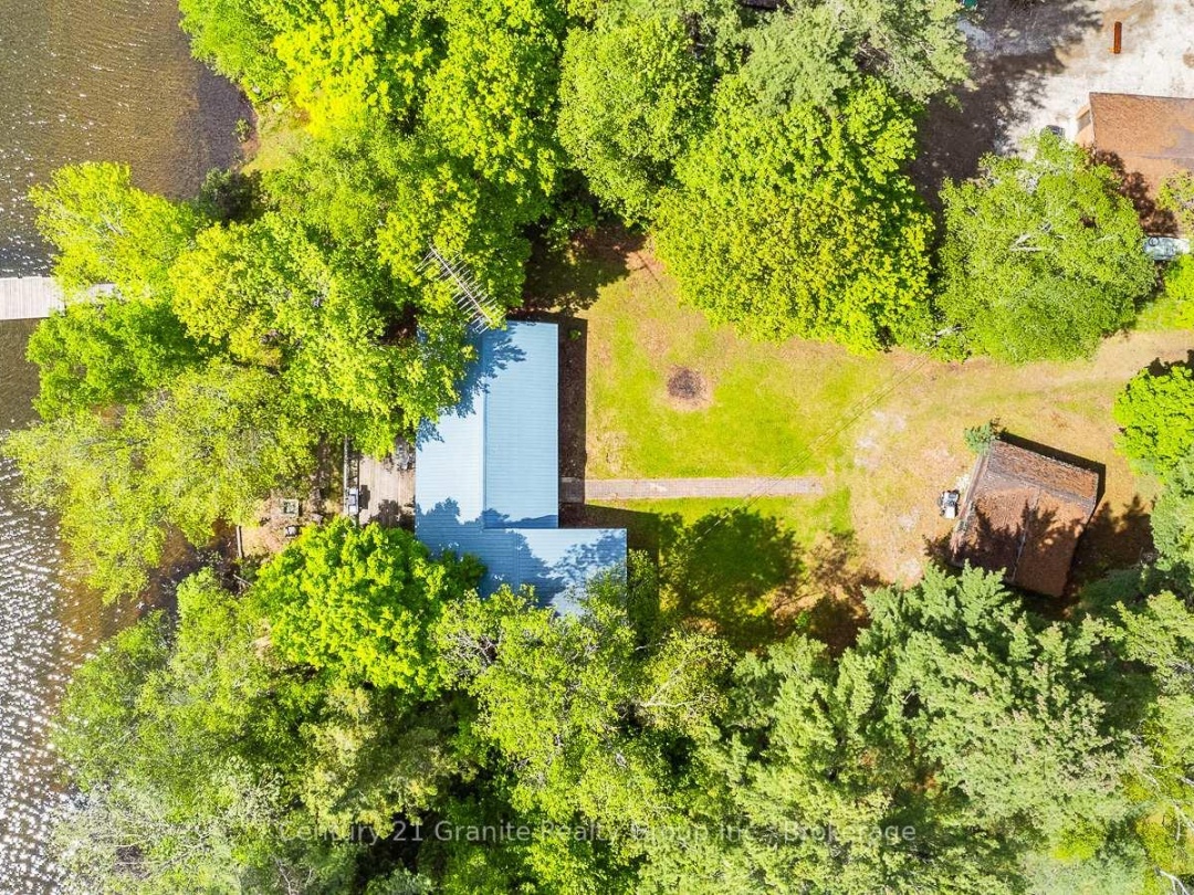 1036 Shirleys Road, Haliburton Lake