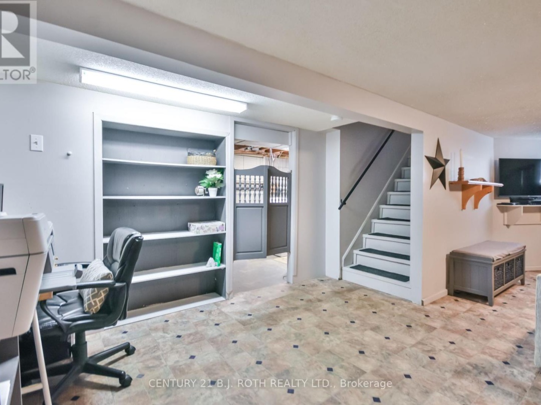 1039 DIVISION ROAD E, 