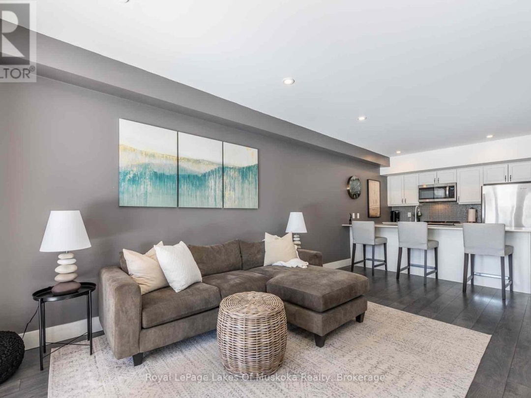 102 3 Tree Tops Lane, Peninsula Lake