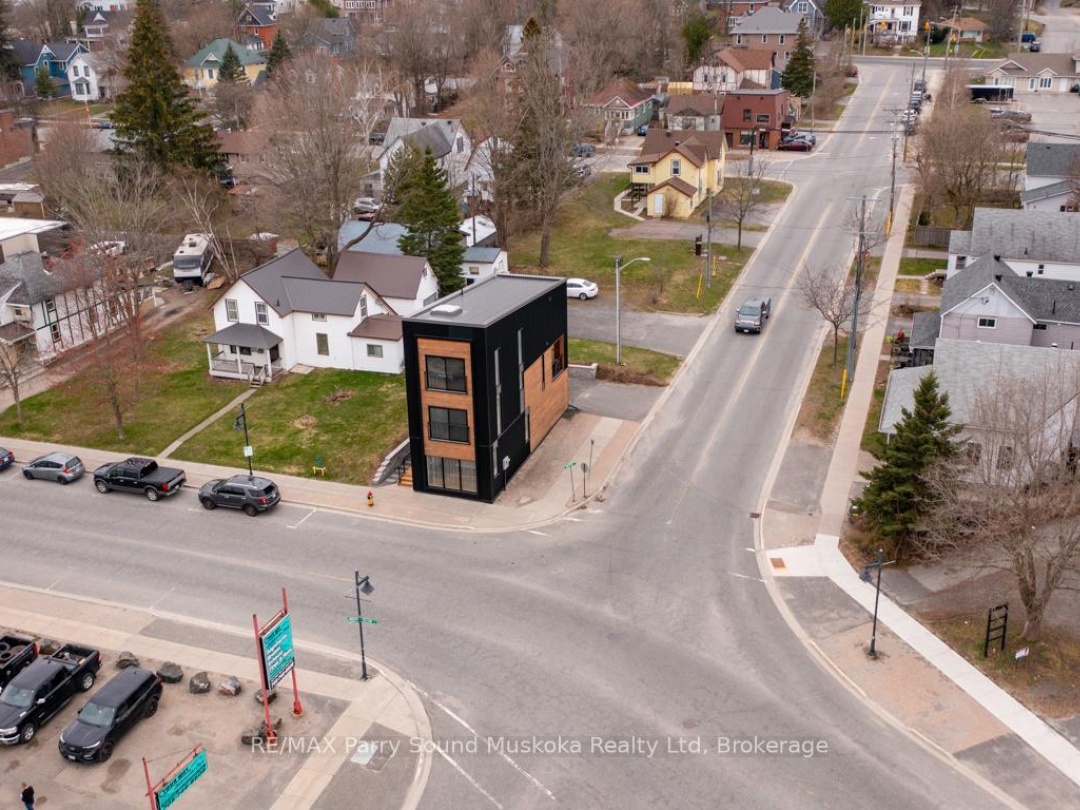98 JAMES STREET, Parry Sound