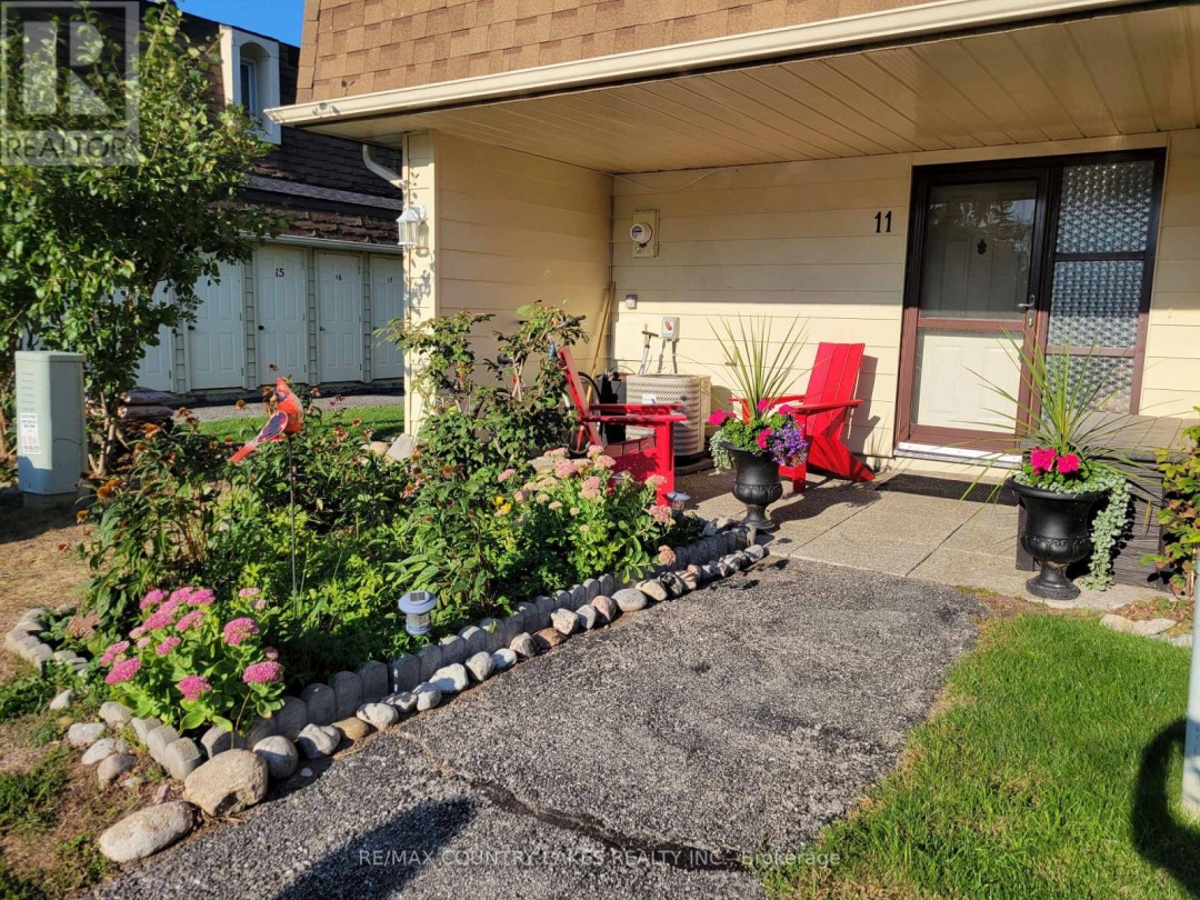 11 - 4 PARADISE BOULEVARD, 