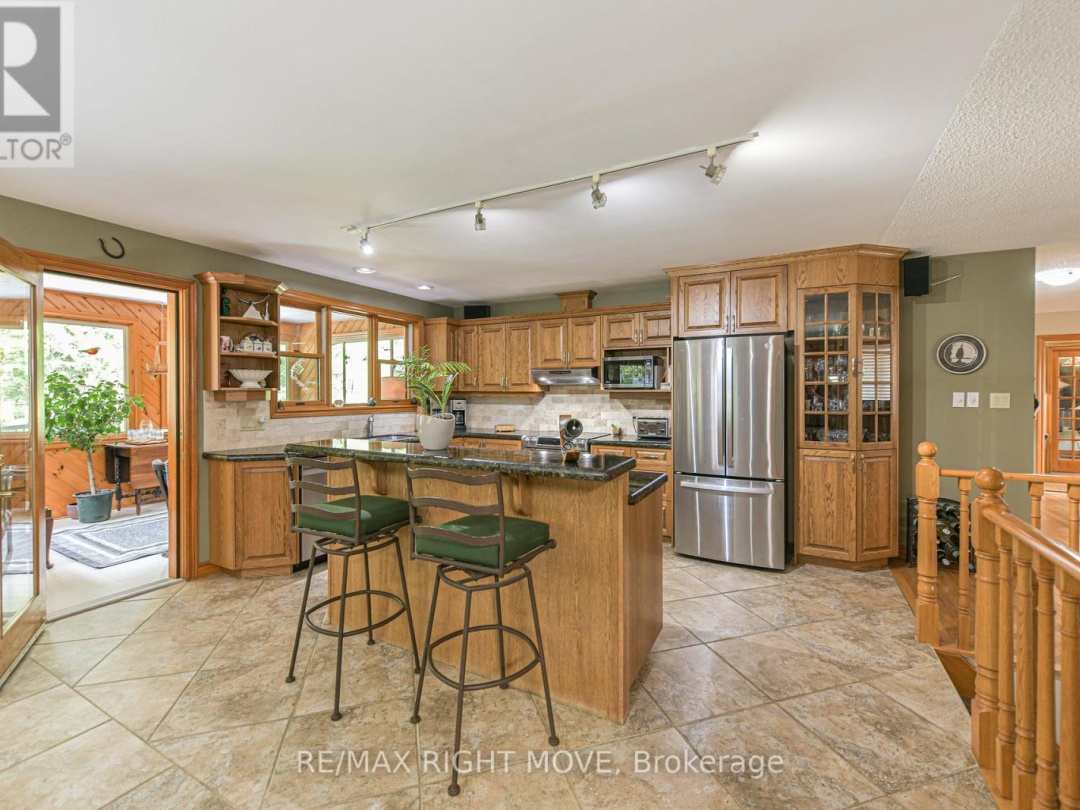 1892 CARRIAGE COURT, 