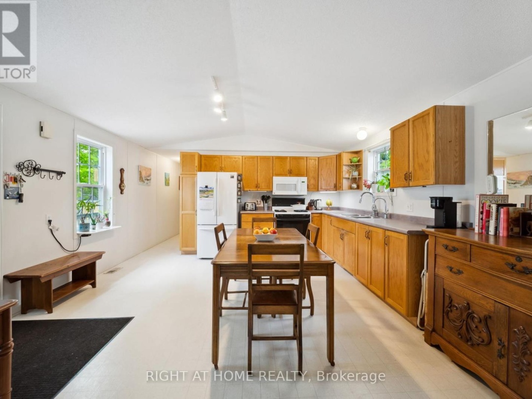 4117 ASH CRESCENT, 