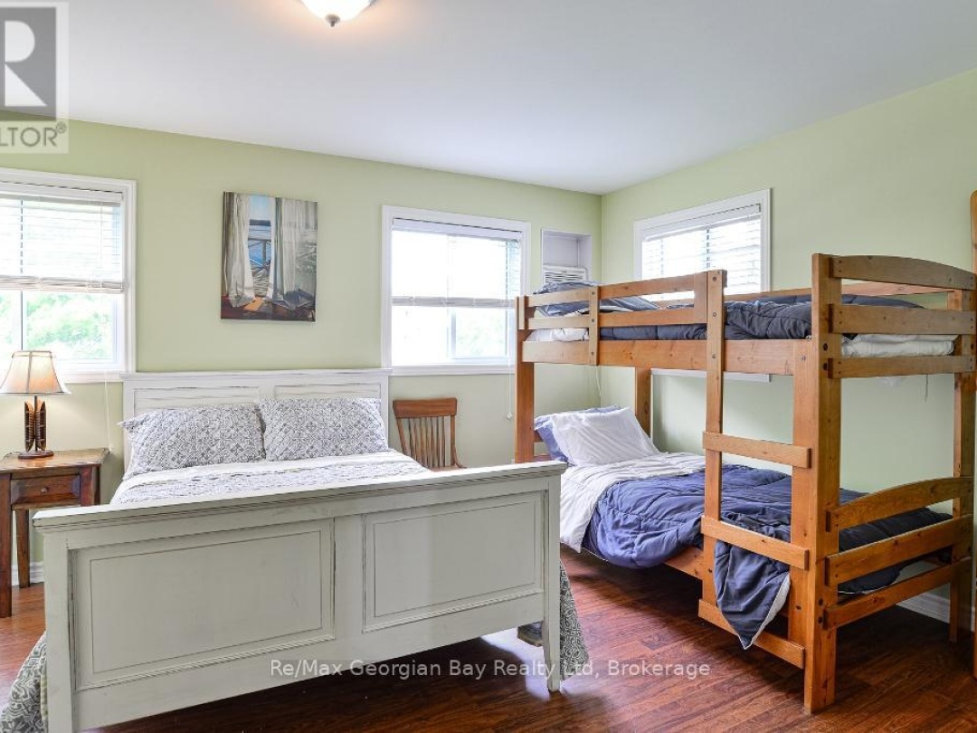 BEACH CHALET #3 - 1230 GRANDVIEW LODGE ROAD, 