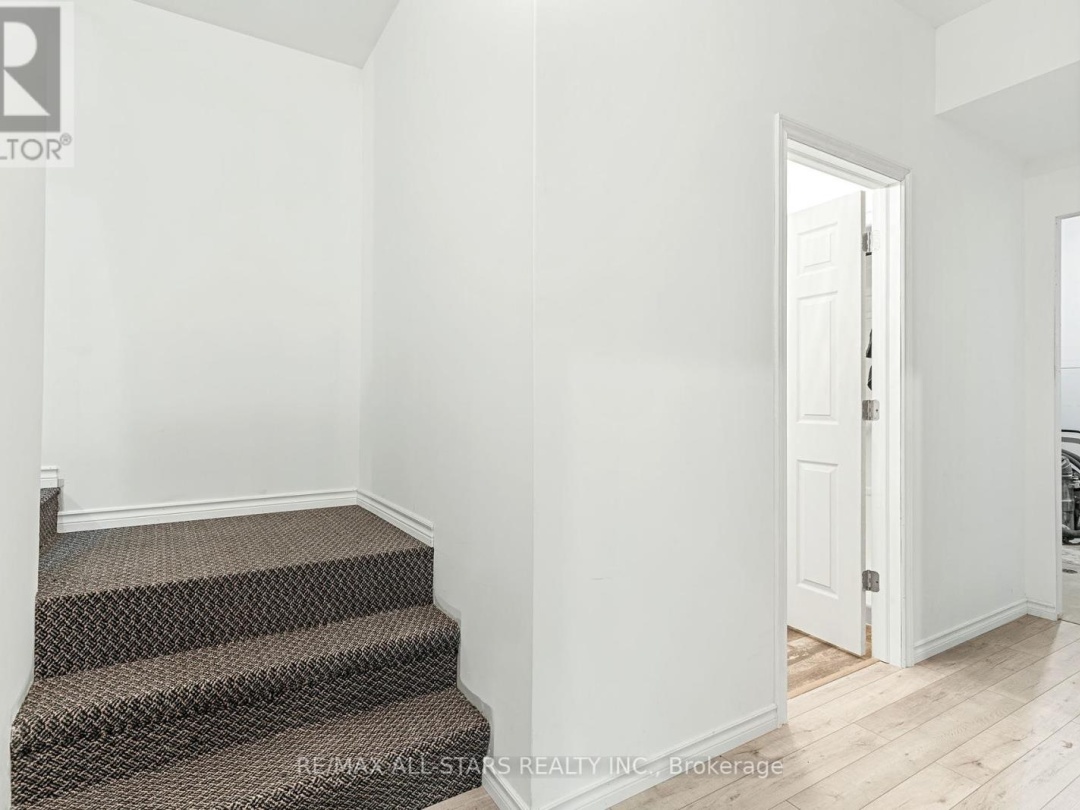 1089 TATTERSAL ROAD, 