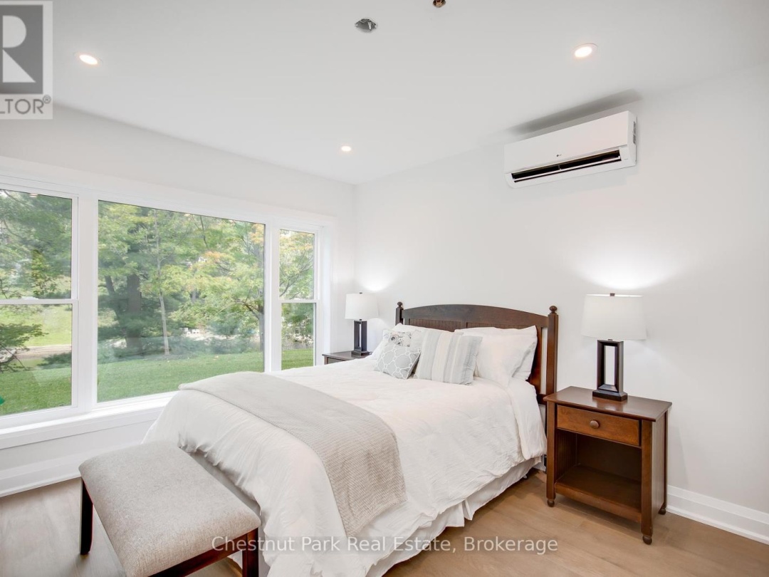 103 200 Anglo Street, Lake Muskoka