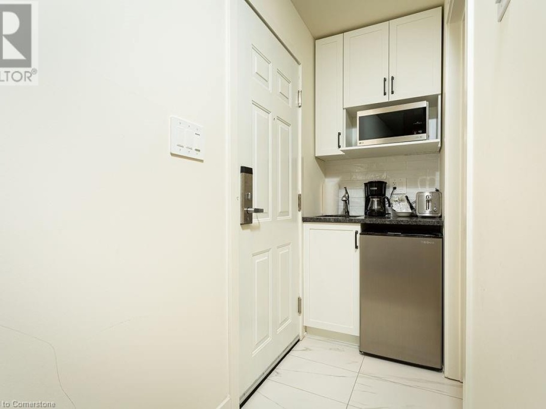 1869 Muskoka 118 Road W Unit# Btv 105, Lake Muskoka