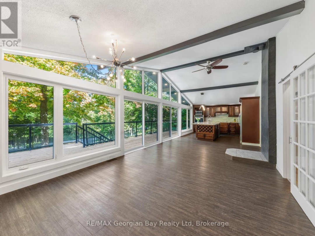 1745 TWIN OAKS CRESCENT, 