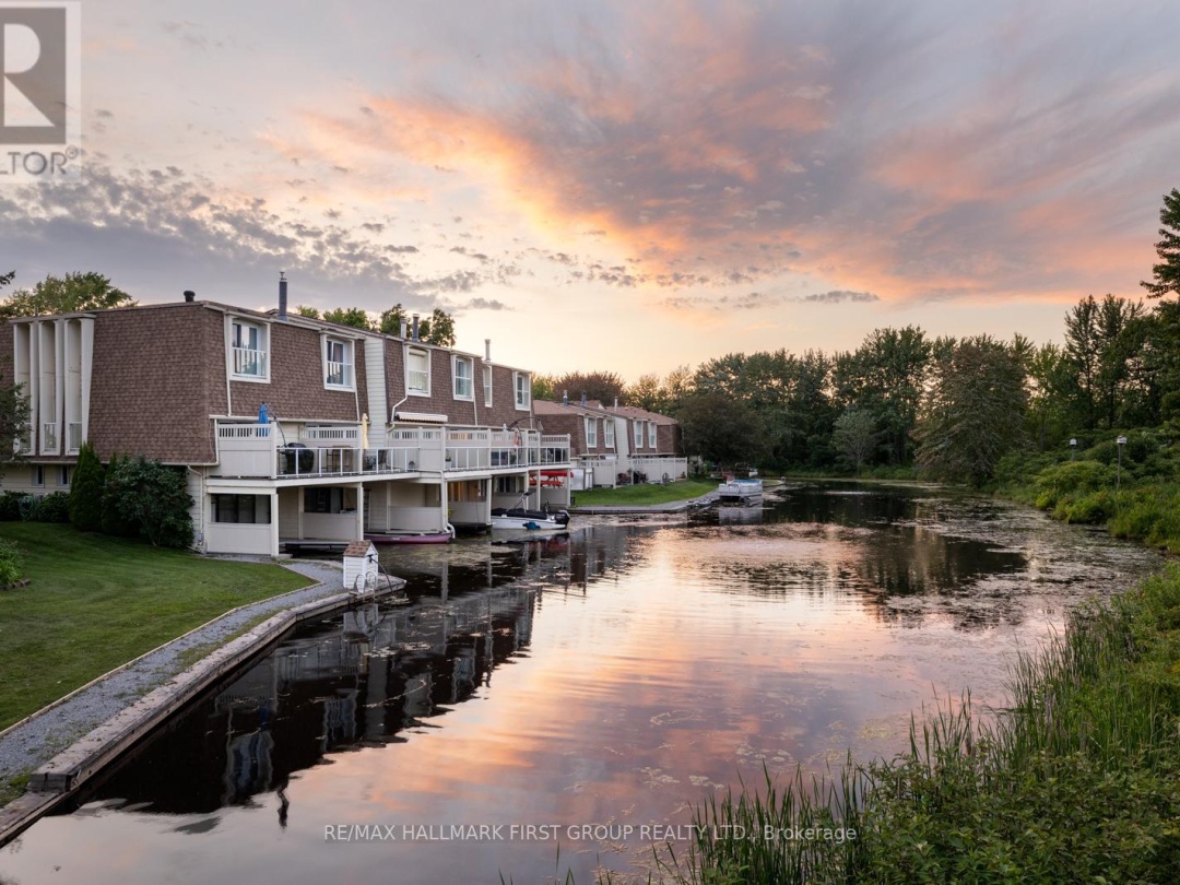 9 4 Paradise Boulevard, Lake Simcoe