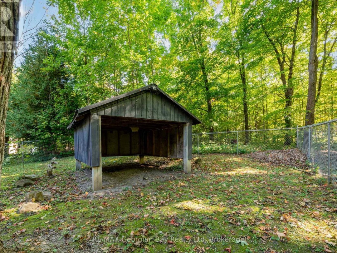 1745 TWIN OAKS CRESCENT, 