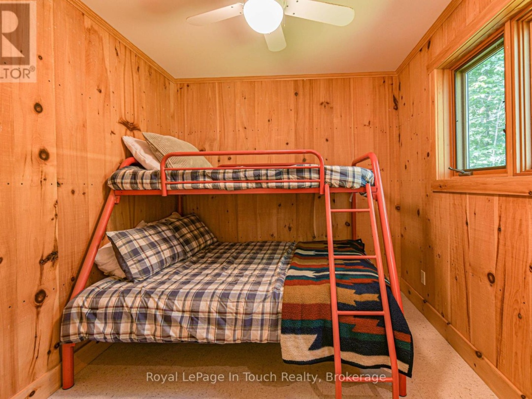 4 IS 2075 ARTHUR ISLAND, GEORGIAN BAY, 