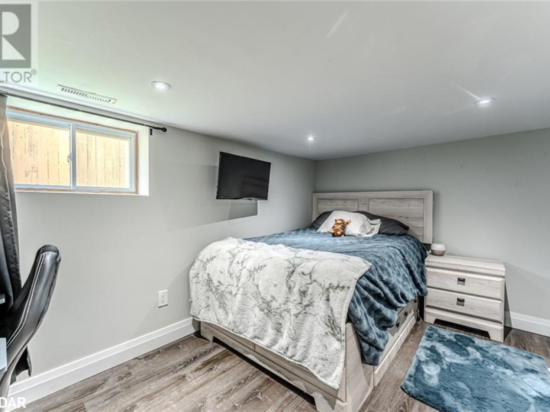 142 DUFFERIN Street, 