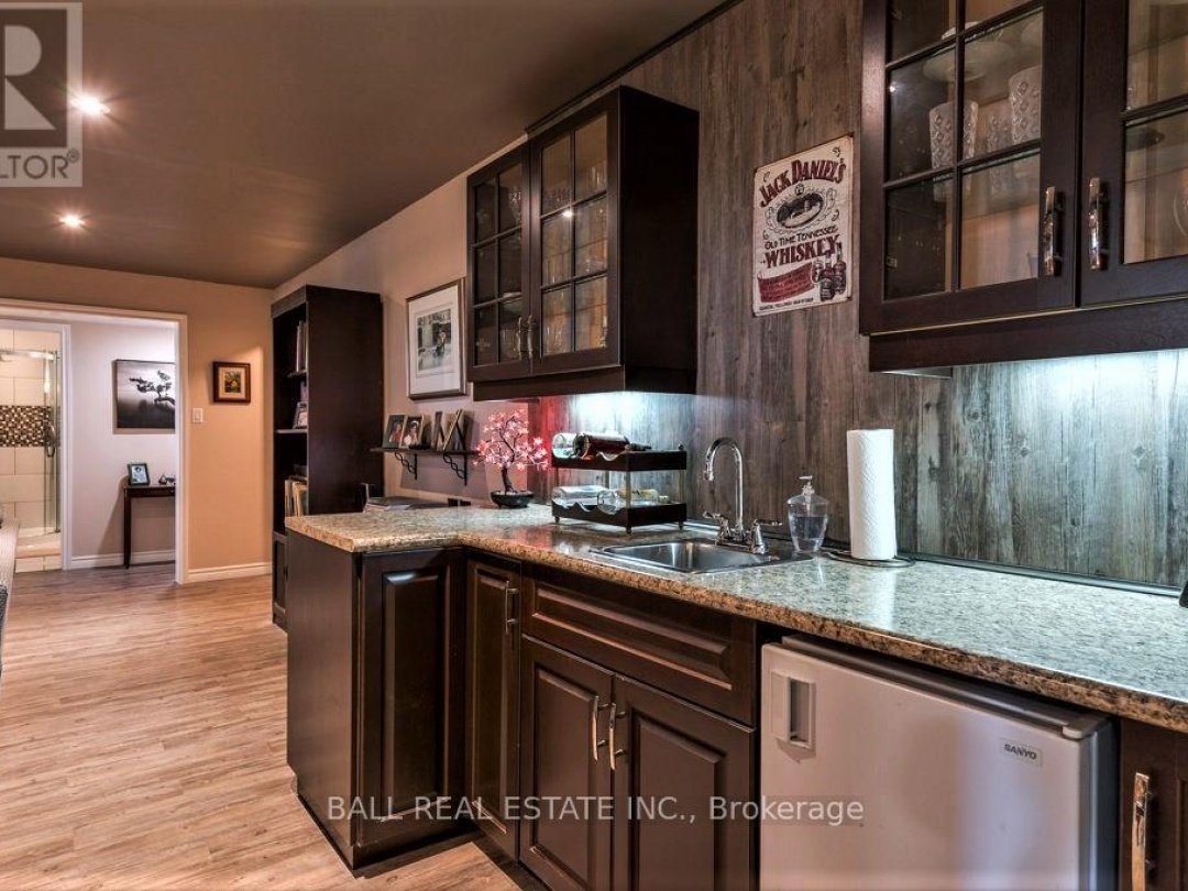 41 SOUTH HARBOUR DRIVE, 