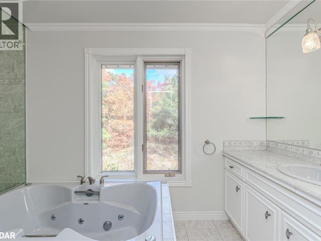 1564 HONEY HARBOUR ROAD, 