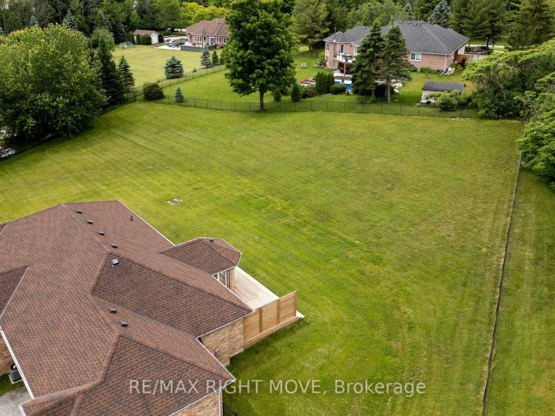 1348 HAWK RIDGE CRESCENT, 