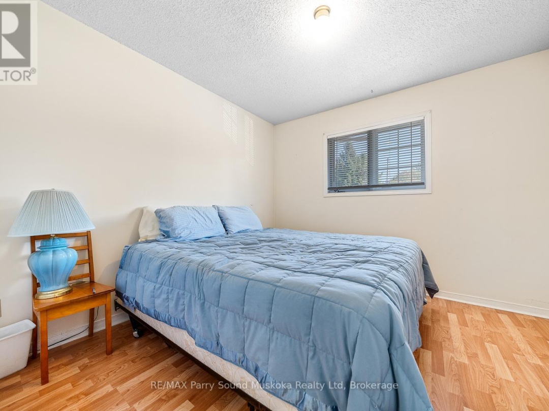 18 GEORGIAN BAY AVENUE, 