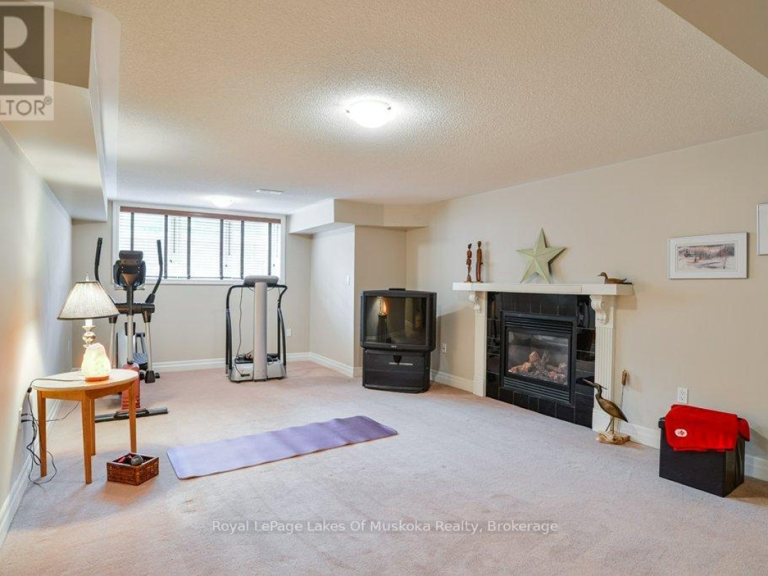12 PHEASANT RUN, 