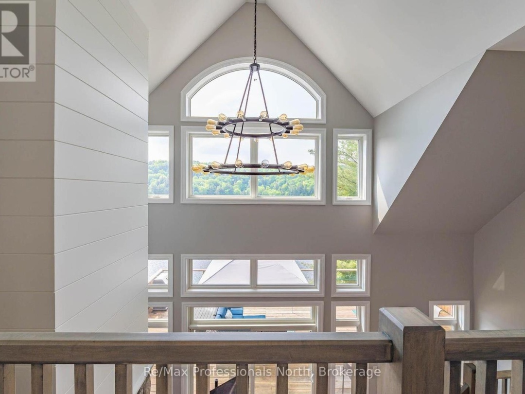 1024 ALBERT LANE E, Kawagama Lake