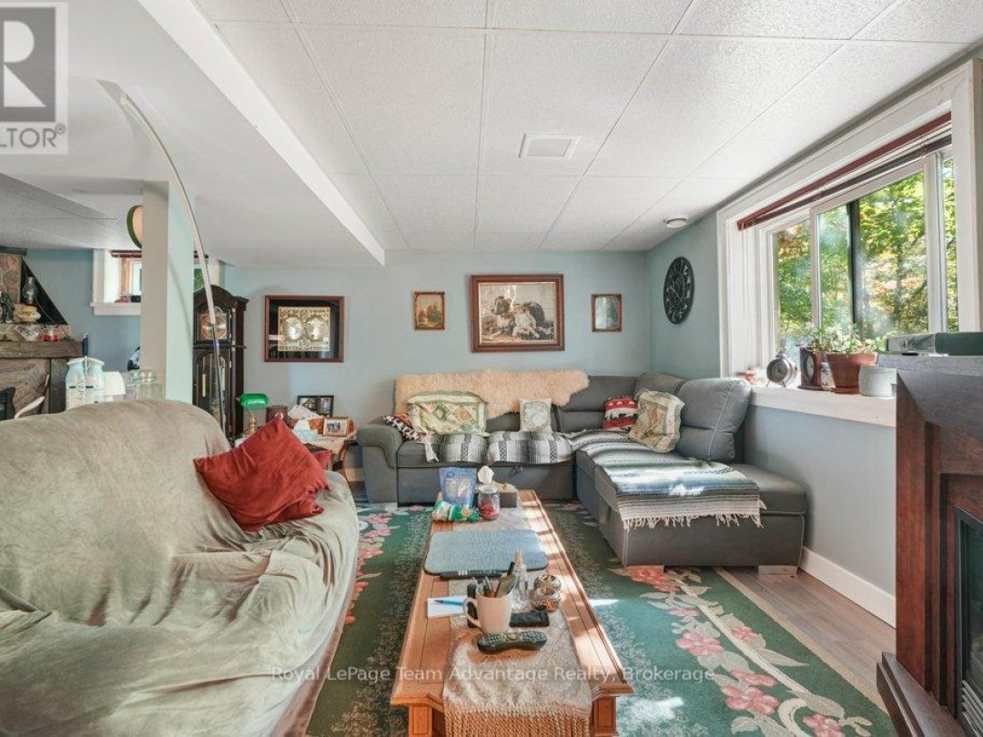 18 HORSESHOE LAKE ROAD, 