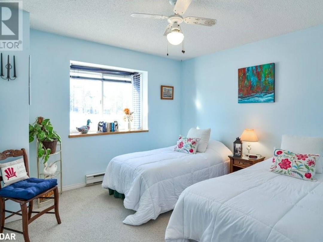 31 Laguna Parkway Unit# 1, Lake Simcoe