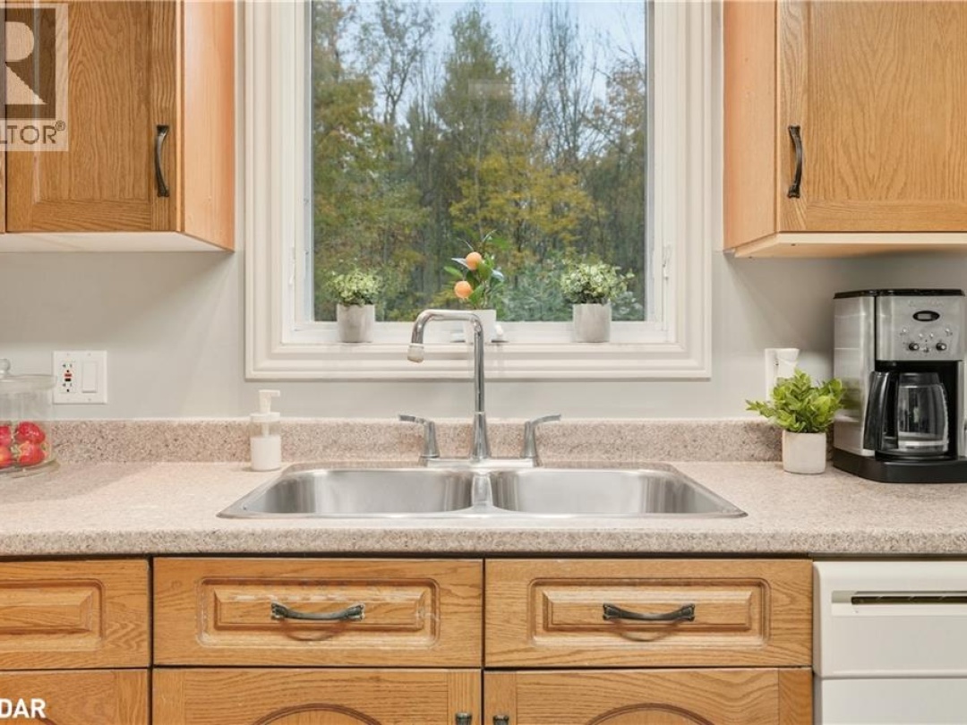 2372 KINNEAR Sideroad, 