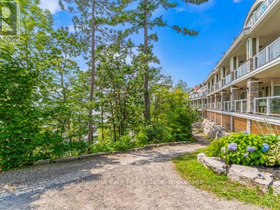 B#206 - 1869 MUSKOKA ROAD 118 HIGHWAY W, 