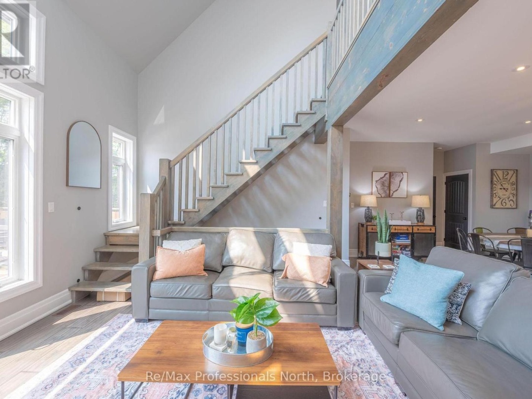 1024 ALBERT LANE E, 