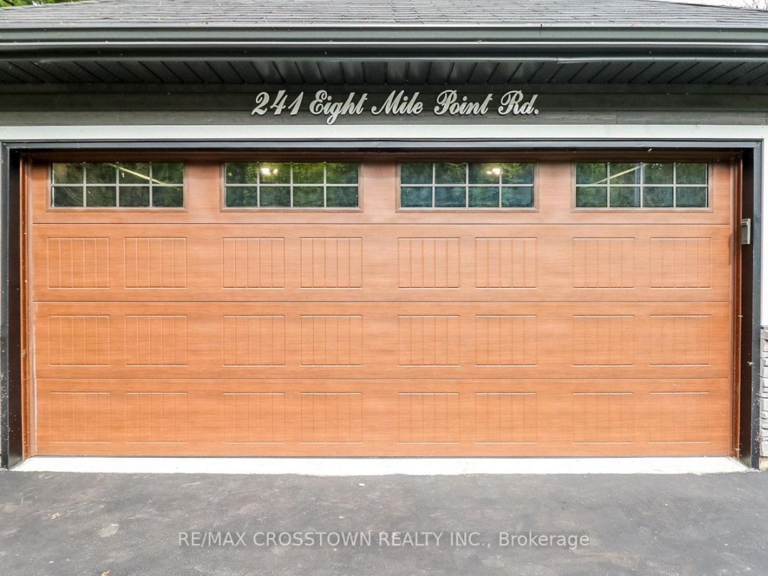 241 Eight Mile Point Road, Lake Simcoe