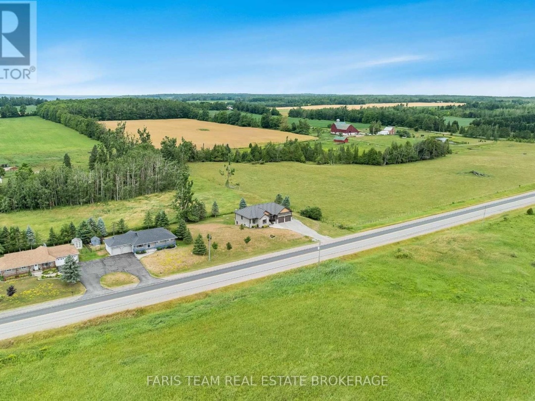 520 HORSESHOE VALLEY ROAD E, 
