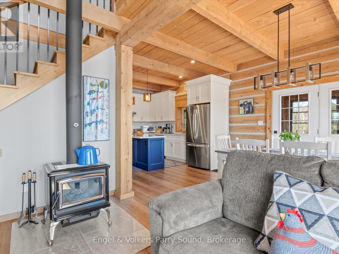 201 Loch Erne Road, Vowel Lake