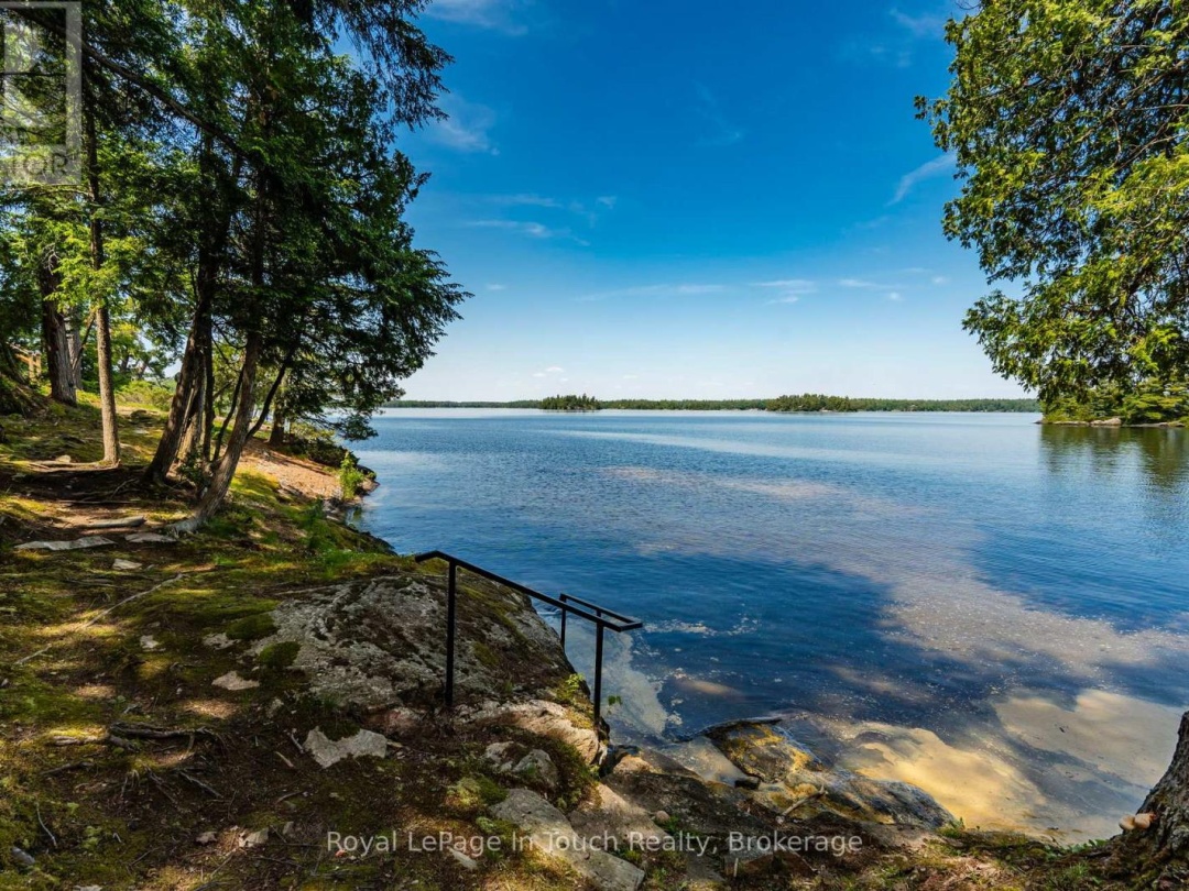 4 IS 270 GEORGIAN BAY ISLAND, 