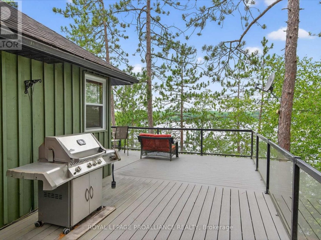 1051 TAPOKE LANE, 