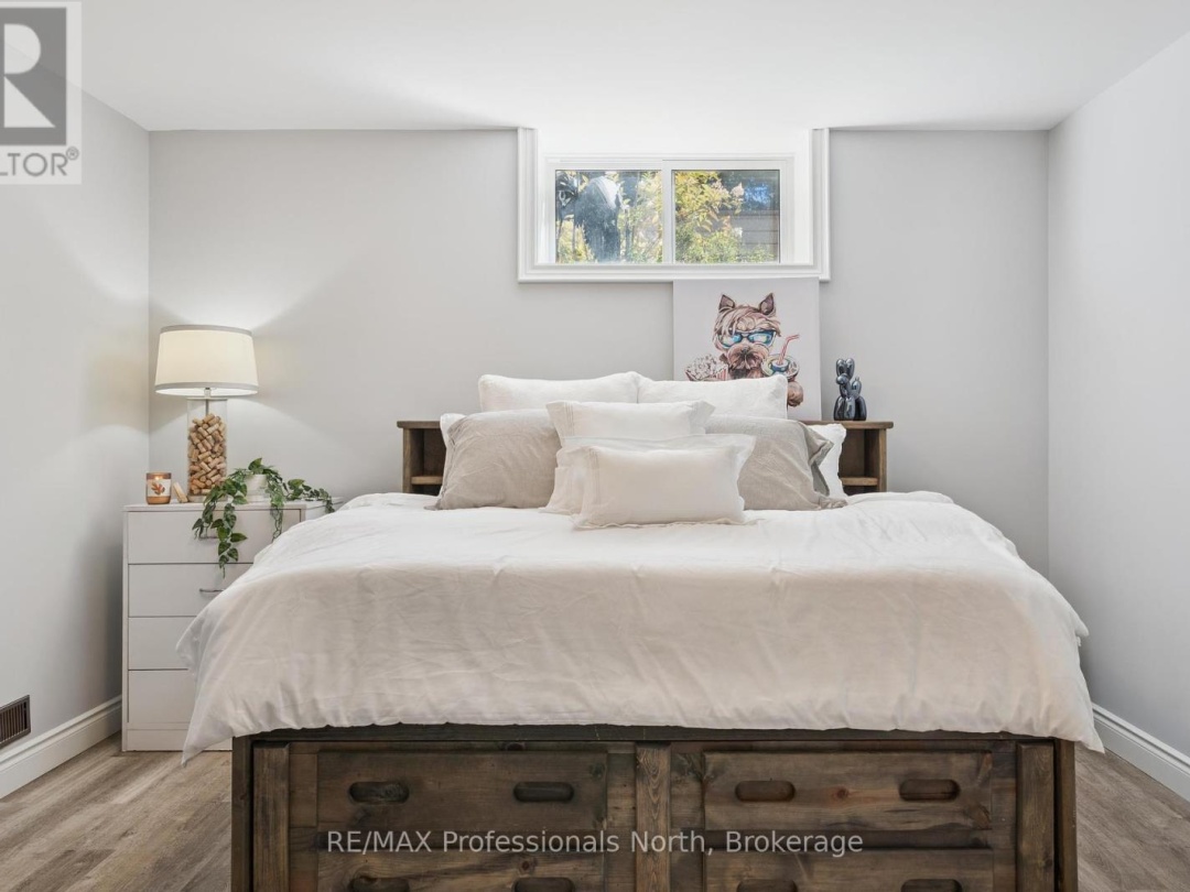23 THOMAS CRESCENT, 