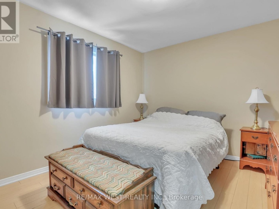 408 COUCHICHING POINT ROAD, 