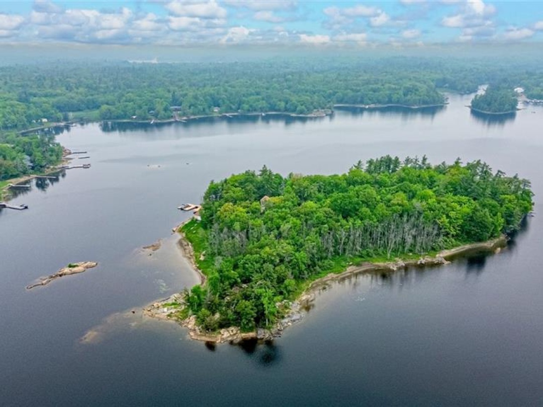 2 IS 880 GEORGIAN BAY, 