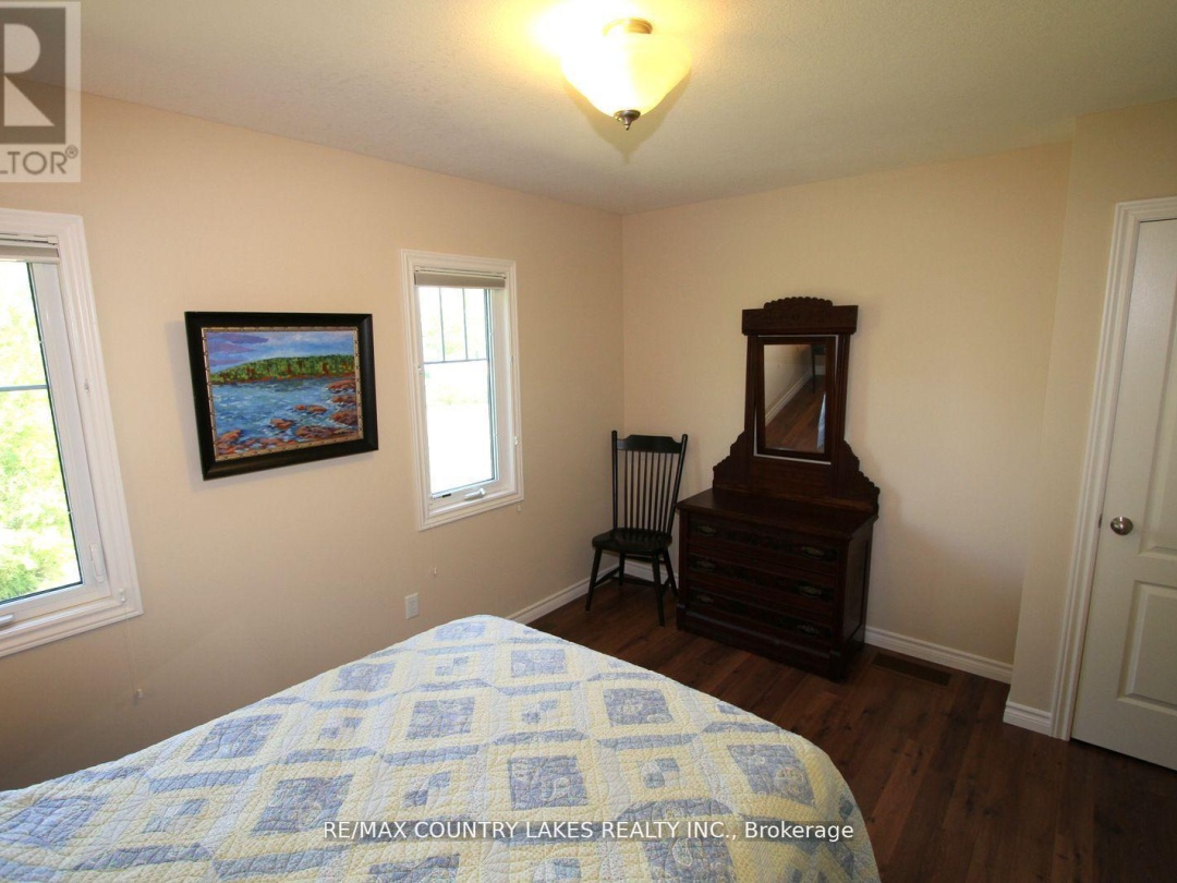 275 MCGUIRE BEACH ROAD, Canal Lake