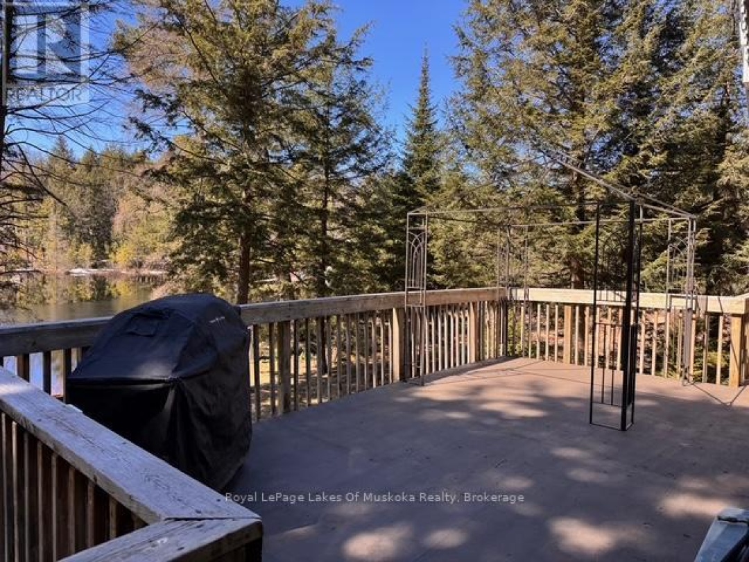 1019 Lakeshore Road N, Leech Lake