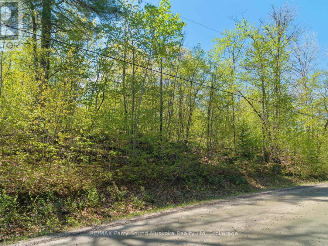 1835 LORIMER LAKE ROAD N, 